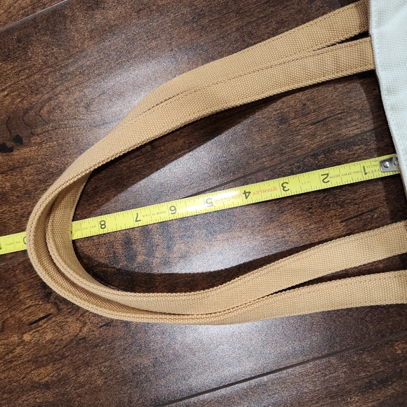 CELINE SCARF AND FONDATION LOUIS VUITTON TOTE BAG 2 ITEMS - Picture 8 of 14